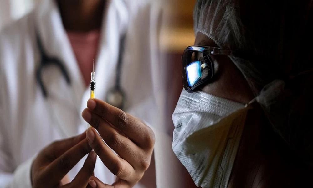 Βρετανική έρευνα: Πάνω από το 10% των ανοσοκατεσταλμένων δεν είχε αντισώματα μετά τη δεύτερη δόση